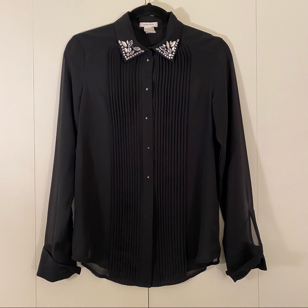 Chiffon top with detailed collar